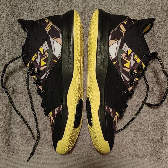 PG 3 'Mamba Mentality' - Picture 3 of 7